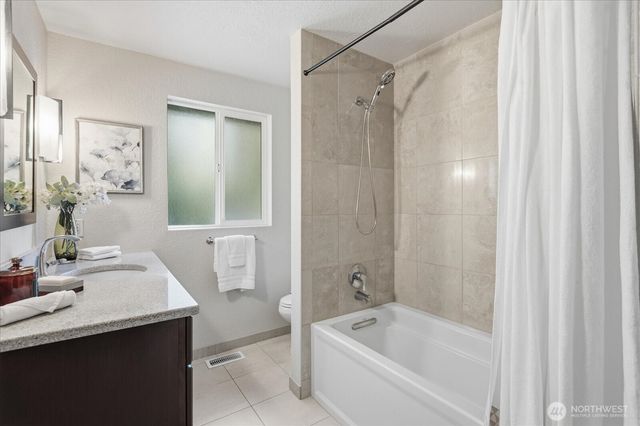 9216 169th Place NE, Redmond, WA 98052