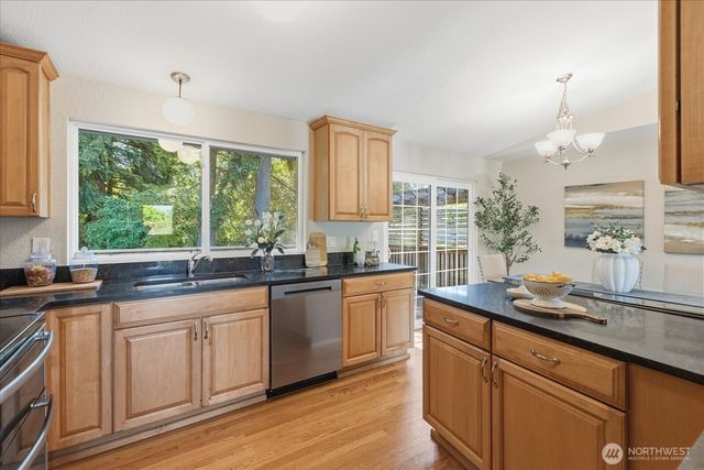 9216 169th Place NE, Redmond, WA 98052