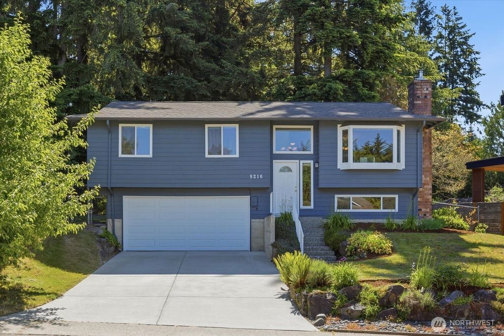 9216 169th Place NE, Redmond, WA 98052