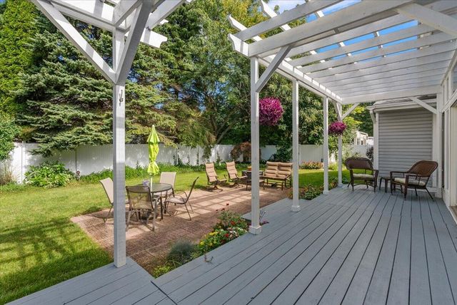 422 Randall Road, Norton Shores, MI 49441