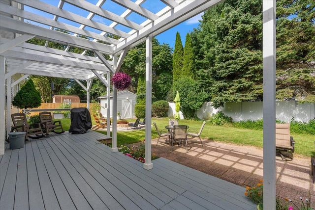 422 Randall Road, Norton Shores, MI 49441