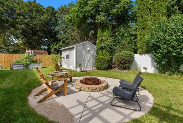 422 Randall Road, Norton Shores, MI 49441