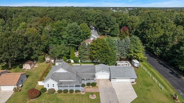 422 Randall Road, Norton Shores, MI 49441