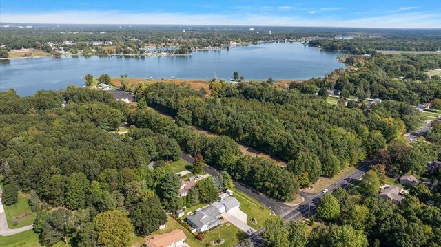 422 Randall Road, Norton Shores, MI 49441