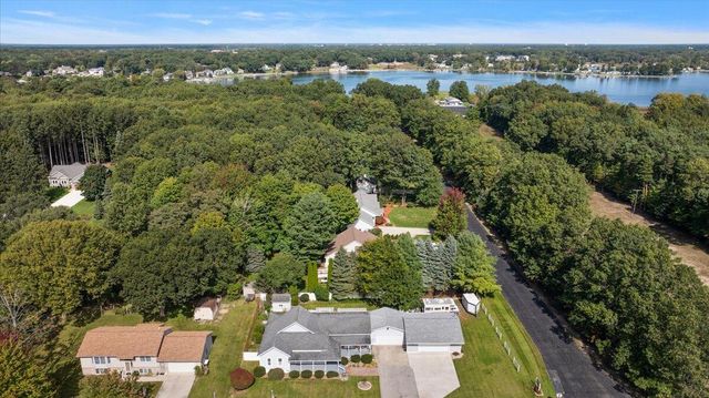 422 Randall Road, Norton Shores, MI 49441