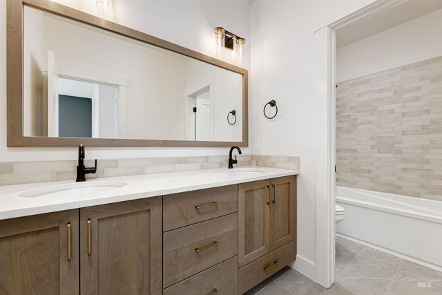 2912 E Mardia St, Meridian, ID 83642