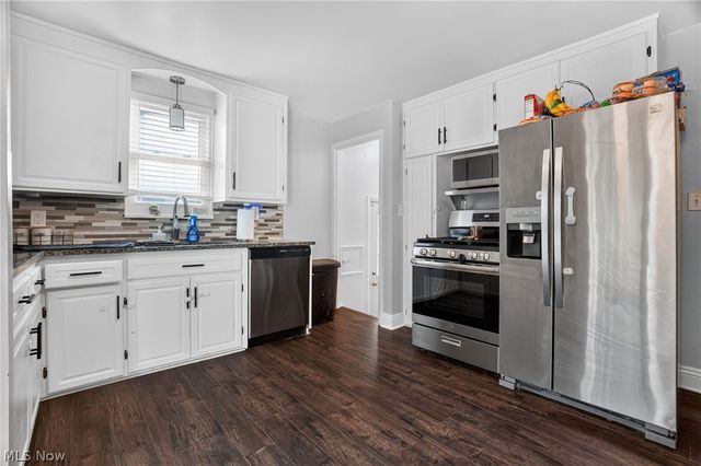 2239 Larchmont Drive, Wickliffe, OH 44092