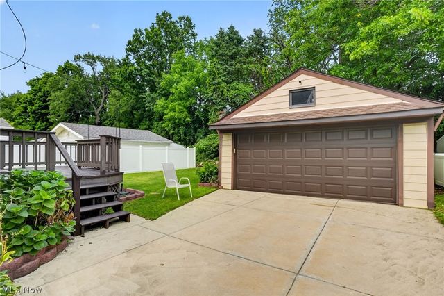 2239 Larchmont Drive, Wickliffe, OH 44092