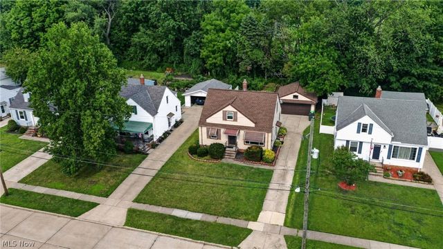 2239 Larchmont Drive, Wickliffe, OH 44092