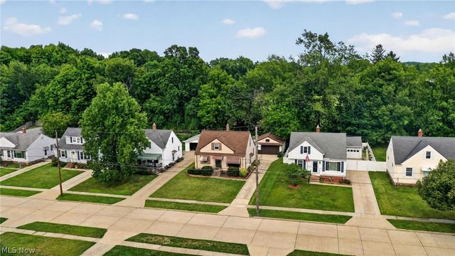 2239 Larchmont Drive, Wickliffe, OH 44092