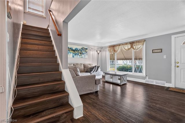 2239 Larchmont Drive, Wickliffe, OH 44092