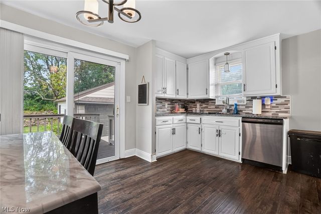 2239 Larchmont Drive, Wickliffe, OH 44092