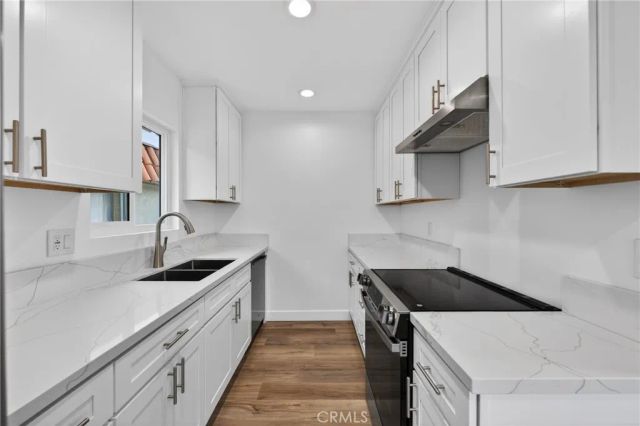 144 11th C, Seal Beach, CA 90740
