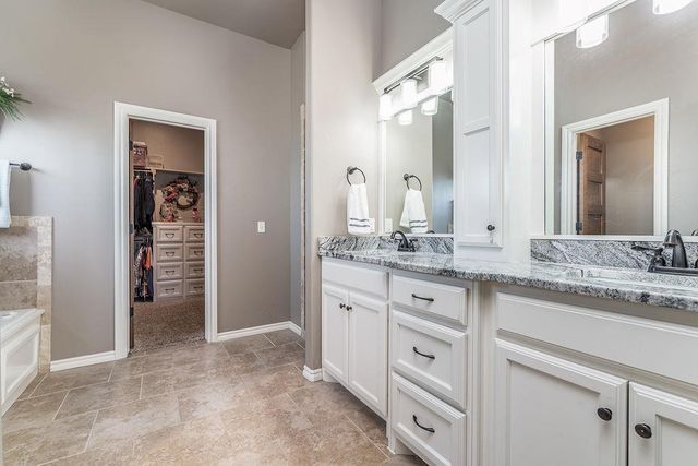 1230 NE Auburn Circle, Piedmont, OK 73078