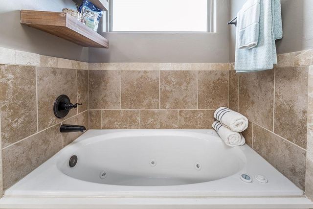 1230 NE Auburn Circle, Piedmont, OK 73078