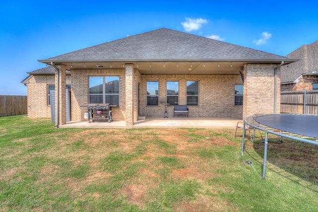 1230 NE Auburn Circle, Piedmont, OK 73078