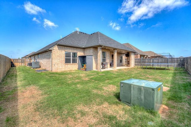 1230 NE Auburn Circle, Piedmont, OK 73078