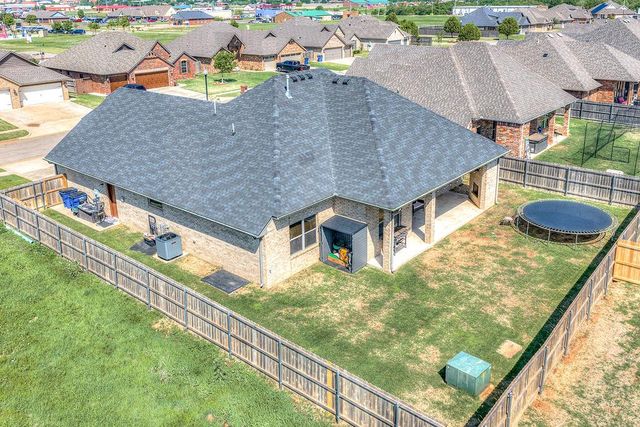 1230 NE Auburn Circle, Piedmont, OK 73078
