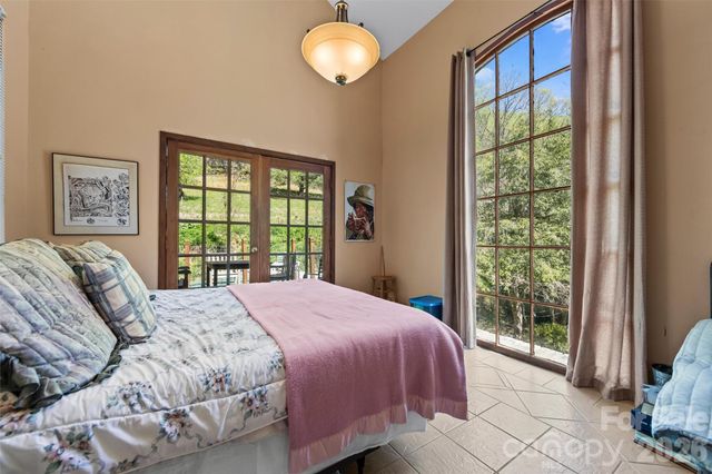 1717 Howard Moore Road, Hot Springs, NC 28743