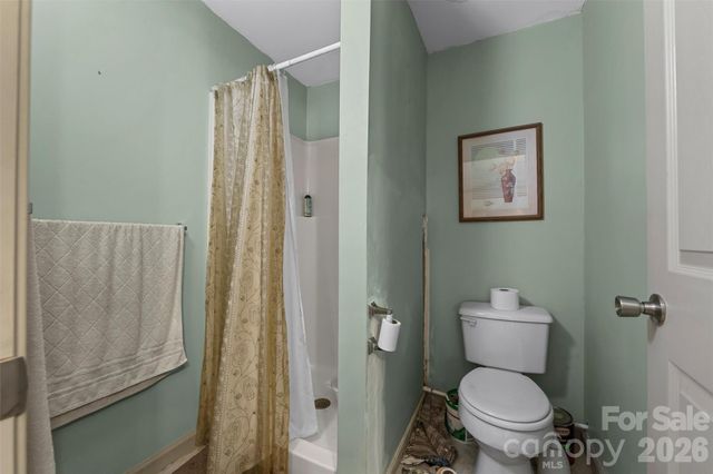 1717 Howard Moore Road, Hot Springs, NC 28743