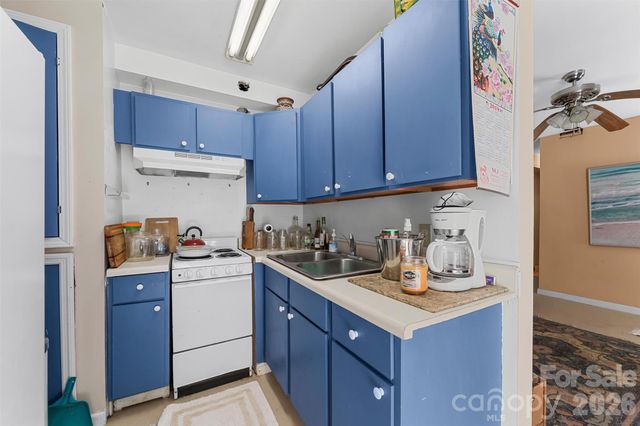 1717 Howard Moore Road, Hot Springs, NC 28743