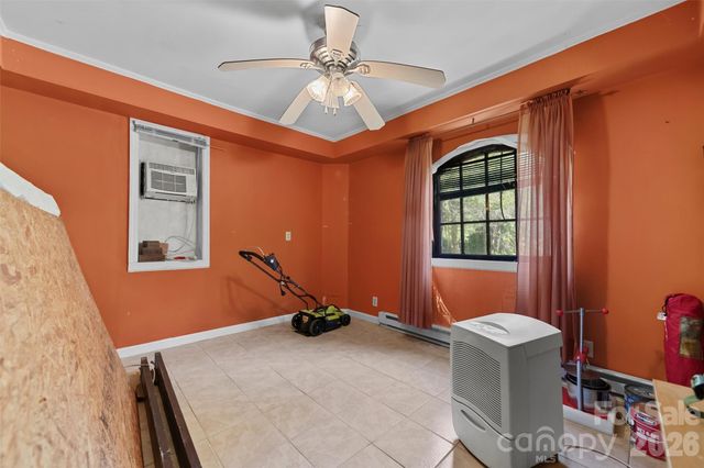 1717 Howard Moore Road, Hot Springs, NC 28743