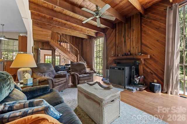 1717 Howard Moore Road, Hot Springs, NC 28743