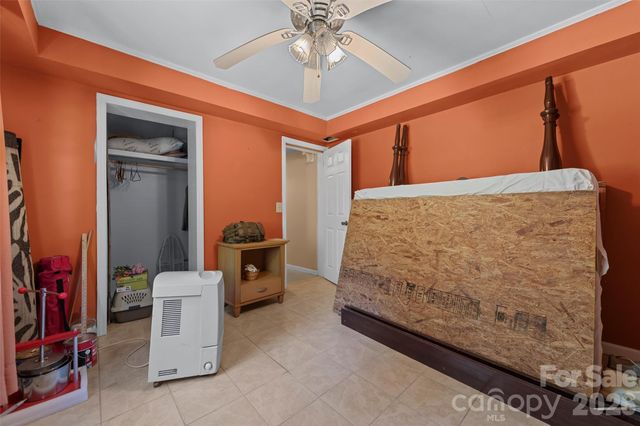 1717 Howard Moore Road, Hot Springs, NC 28743