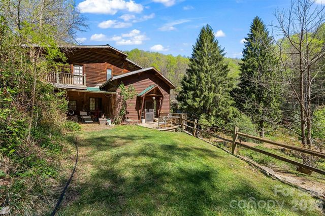 1717 Howard Moore Road, Hot Springs, NC 28743