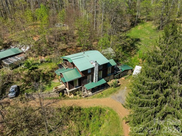 1717 Howard Moore Road, Hot Springs, NC 28743