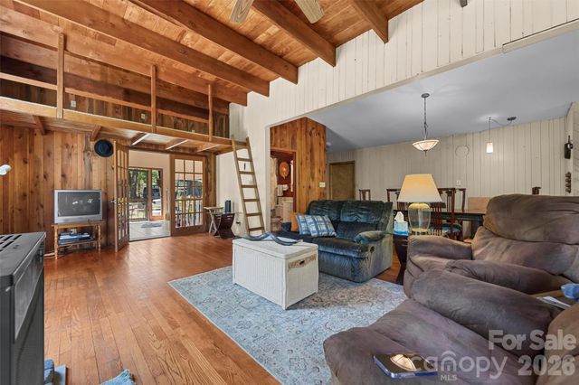 1717 Howard Moore Road, Hot Springs, NC 28743