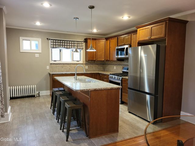 1180 Regent Street, Niskayuna, NY 12309