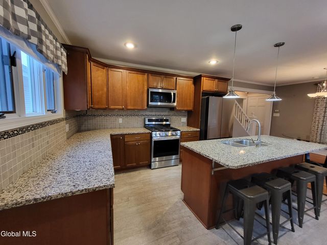 1180 Regent Street, Niskayuna, NY 12309