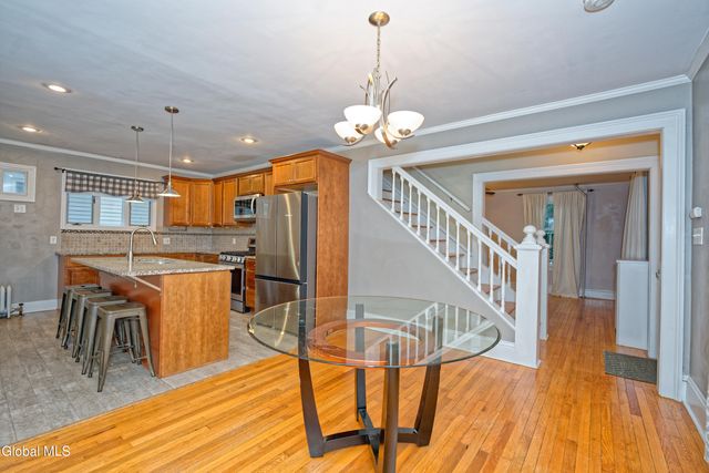 1180 Regent Street, Niskayuna, NY 12309