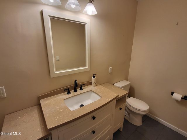 1180 Regent Street, Niskayuna, NY 12309