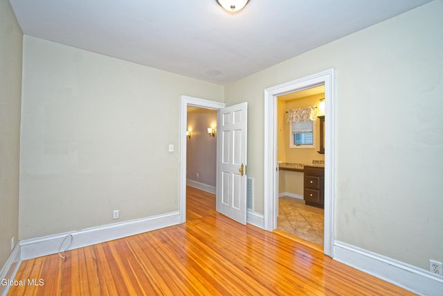 1180 Regent Street, Niskayuna, NY 12309