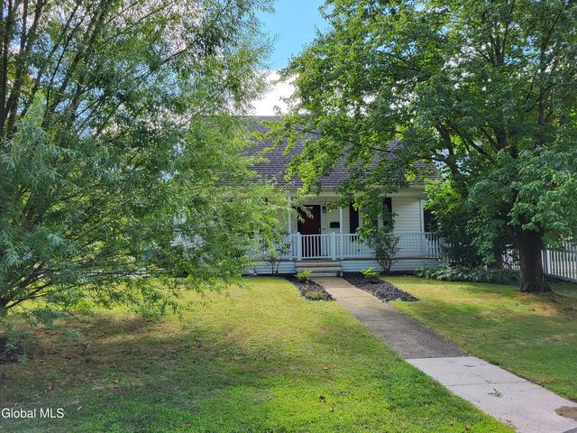 1180 Regent Street, Niskayuna, NY 12309