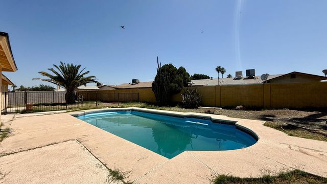 8501 W Mitchell Drive, Phoenix, AZ 85037