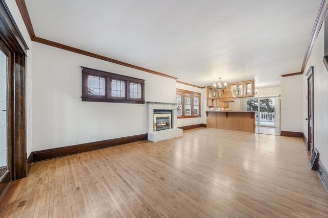 1721 W MAIN STREET, Little Chute, WI 54140