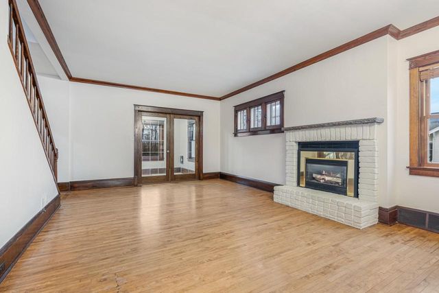 1721 W MAIN STREET, Little Chute, WI 54140