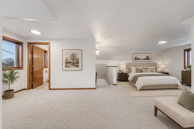 1721 W MAIN STREET, Little Chute, WI 54140