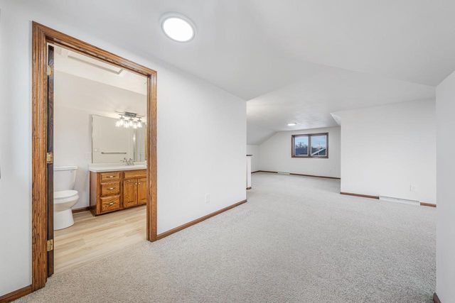 1721 W MAIN STREET, Little Chute, WI 54140