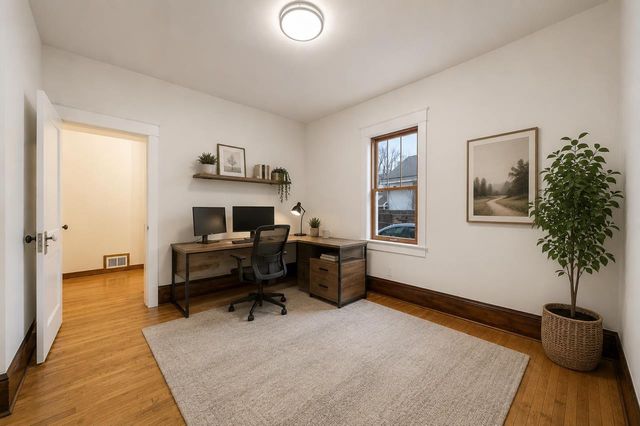 1721 W MAIN STREET, Little Chute, WI 54140
