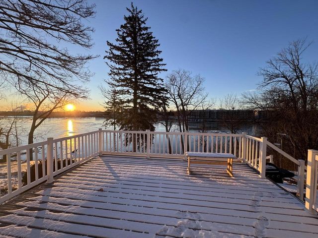 1721 W MAIN STREET, Little Chute, WI 54140