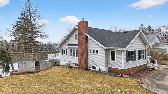 1721 W MAIN STREET, Little Chute, WI 54140