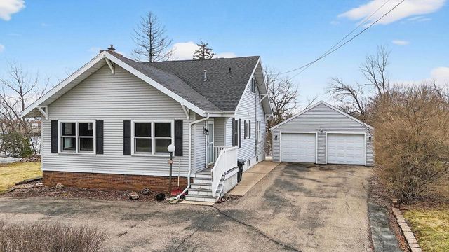 1721 W MAIN STREET, Little Chute, WI 54140