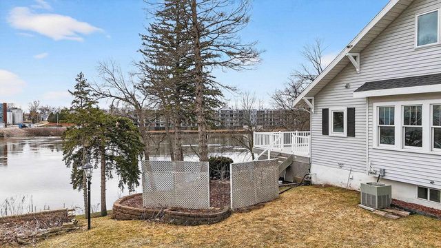 1721 W MAIN STREET, Little Chute, WI 54140