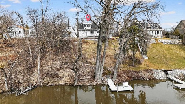 1721 W MAIN STREET, Little Chute, WI 54140