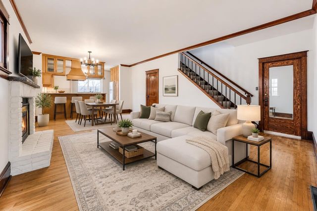 1721 W MAIN STREET, Little Chute, WI 54140