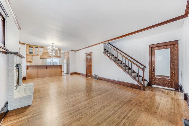 1721 W MAIN STREET, Little Chute, WI 54140